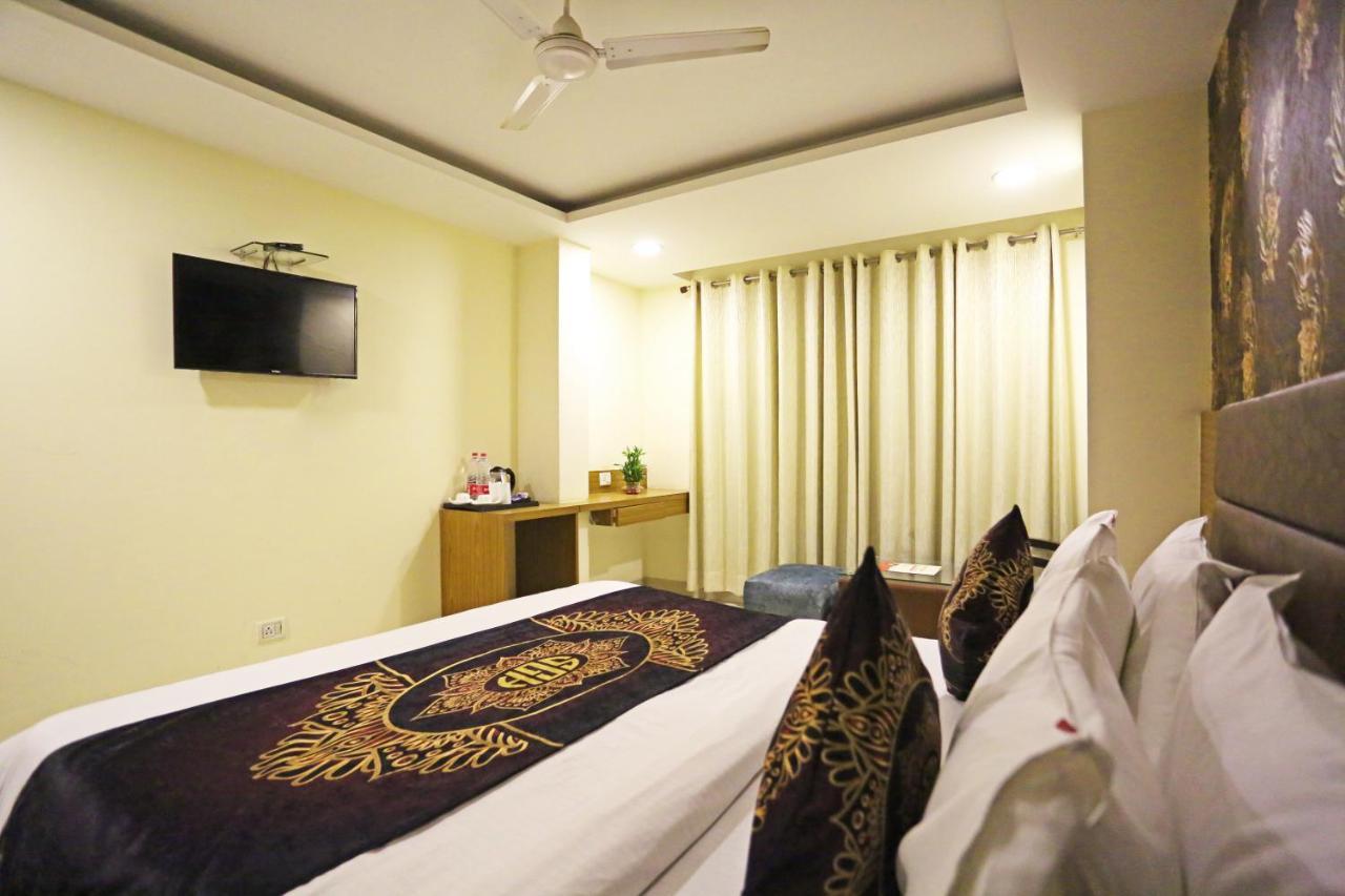Hotel Grand Suites By D'Capitol Near Delhi Airport Нью-Дели Экстерьер фото
