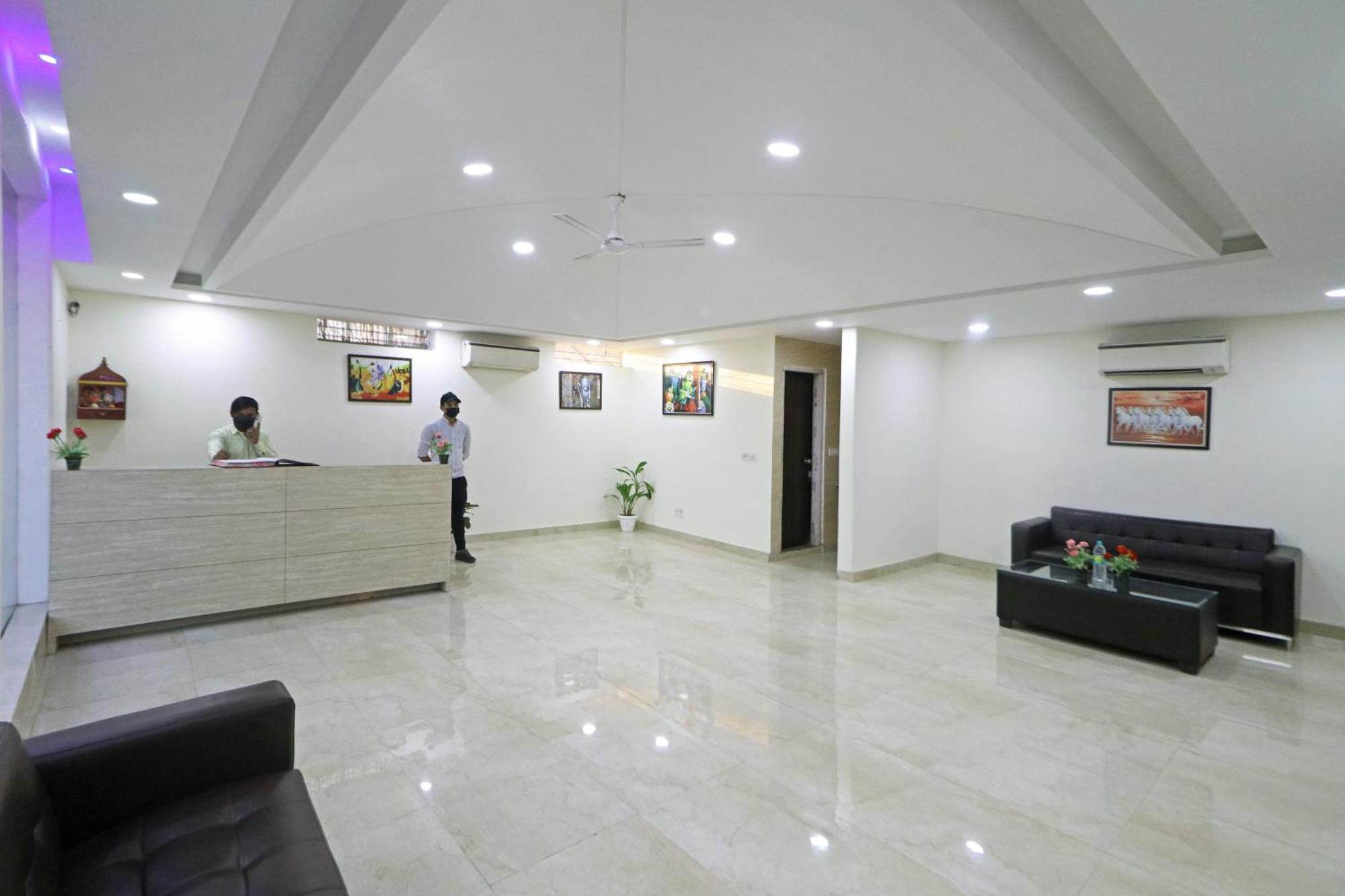 Hotel Grand Suites By D'Capitol Near Delhi Airport Нью-Дели Экстерьер фото