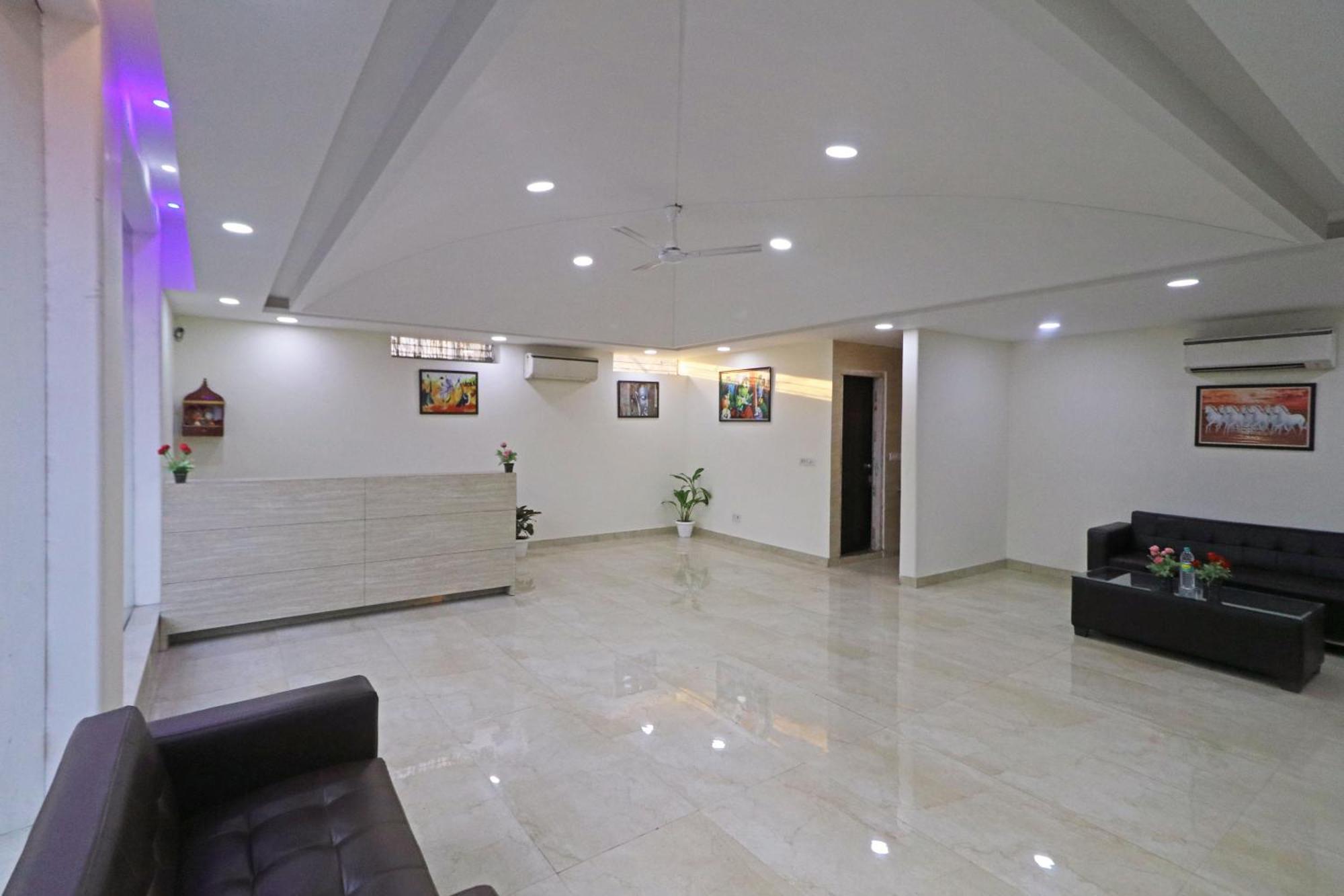 Hotel Grand Suites By D'Capitol Near Delhi Airport Нью-Дели Экстерьер фото