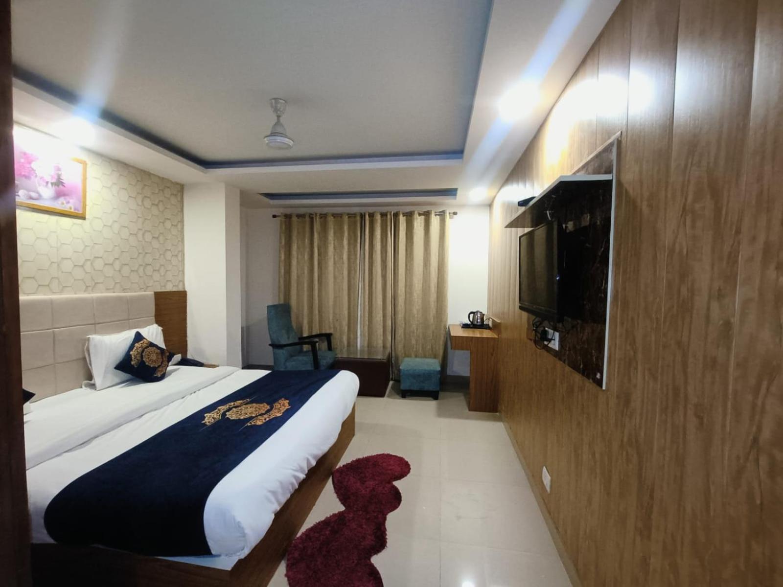 Hotel Grand Suites By D'Capitol Near Delhi Airport Нью-Дели Экстерьер фото