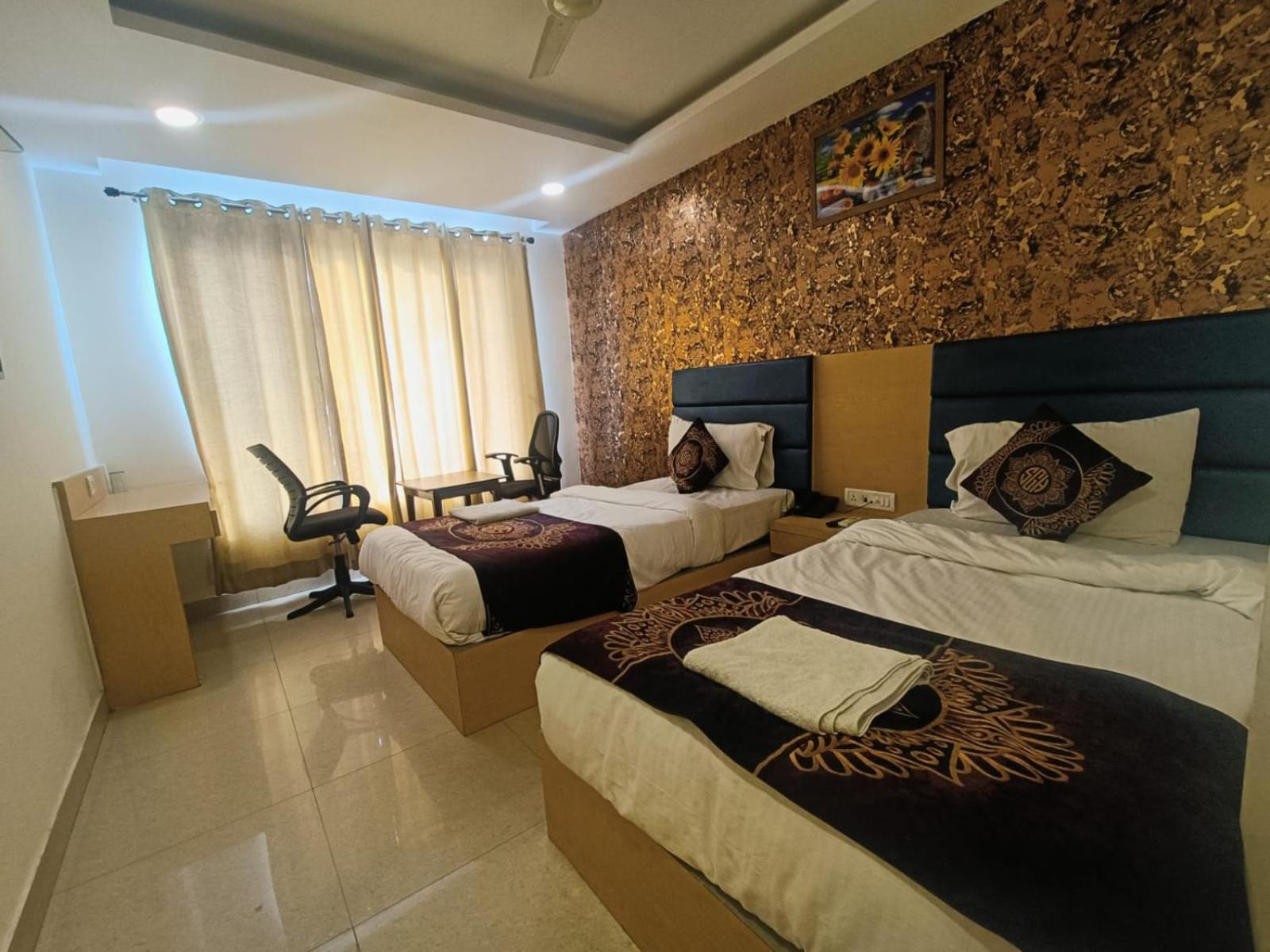 Hotel Grand Suites By D'Capitol Near Delhi Airport Нью-Дели Экстерьер фото
