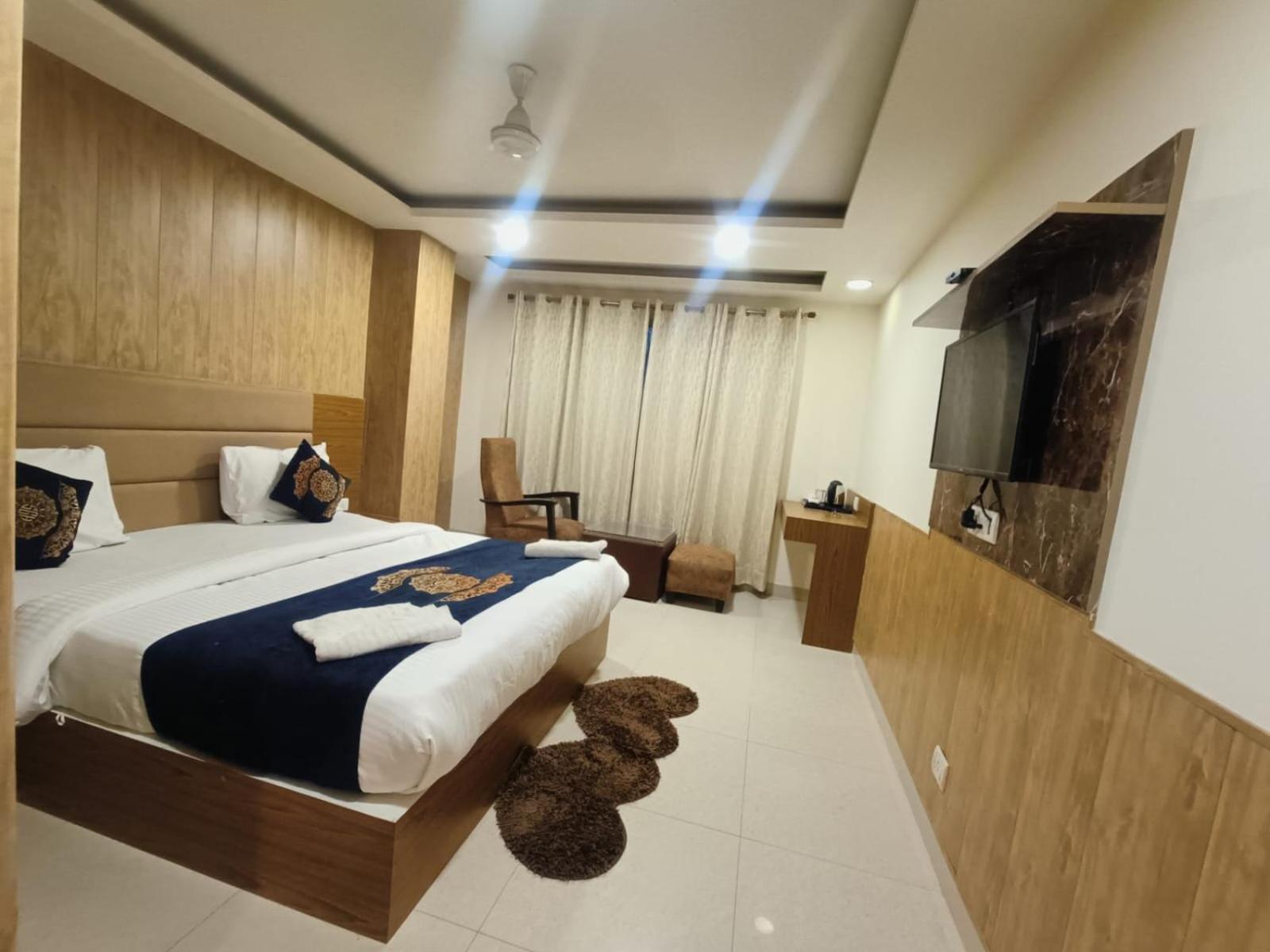 Hotel Grand Suites By D'Capitol Near Delhi Airport Нью-Дели Экстерьер фото