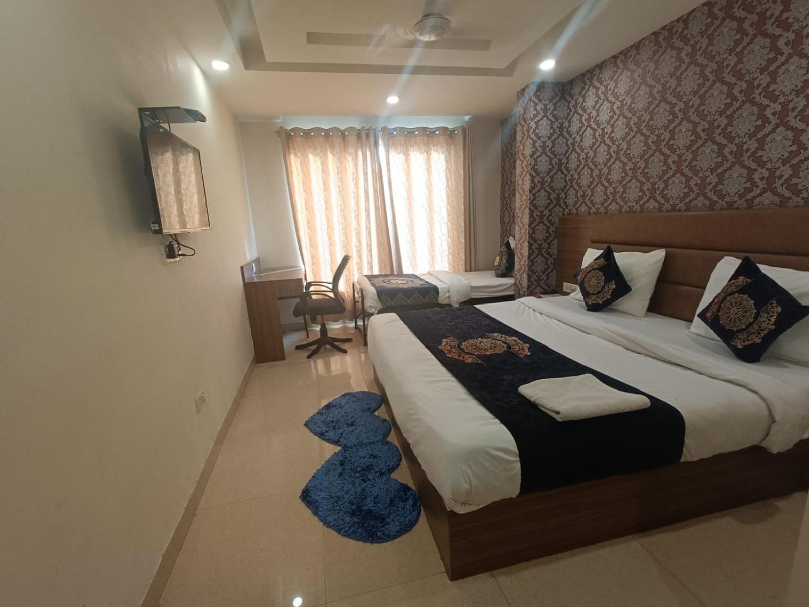 Hotel Grand Suites By D'Capitol Near Delhi Airport Нью-Дели Экстерьер фото