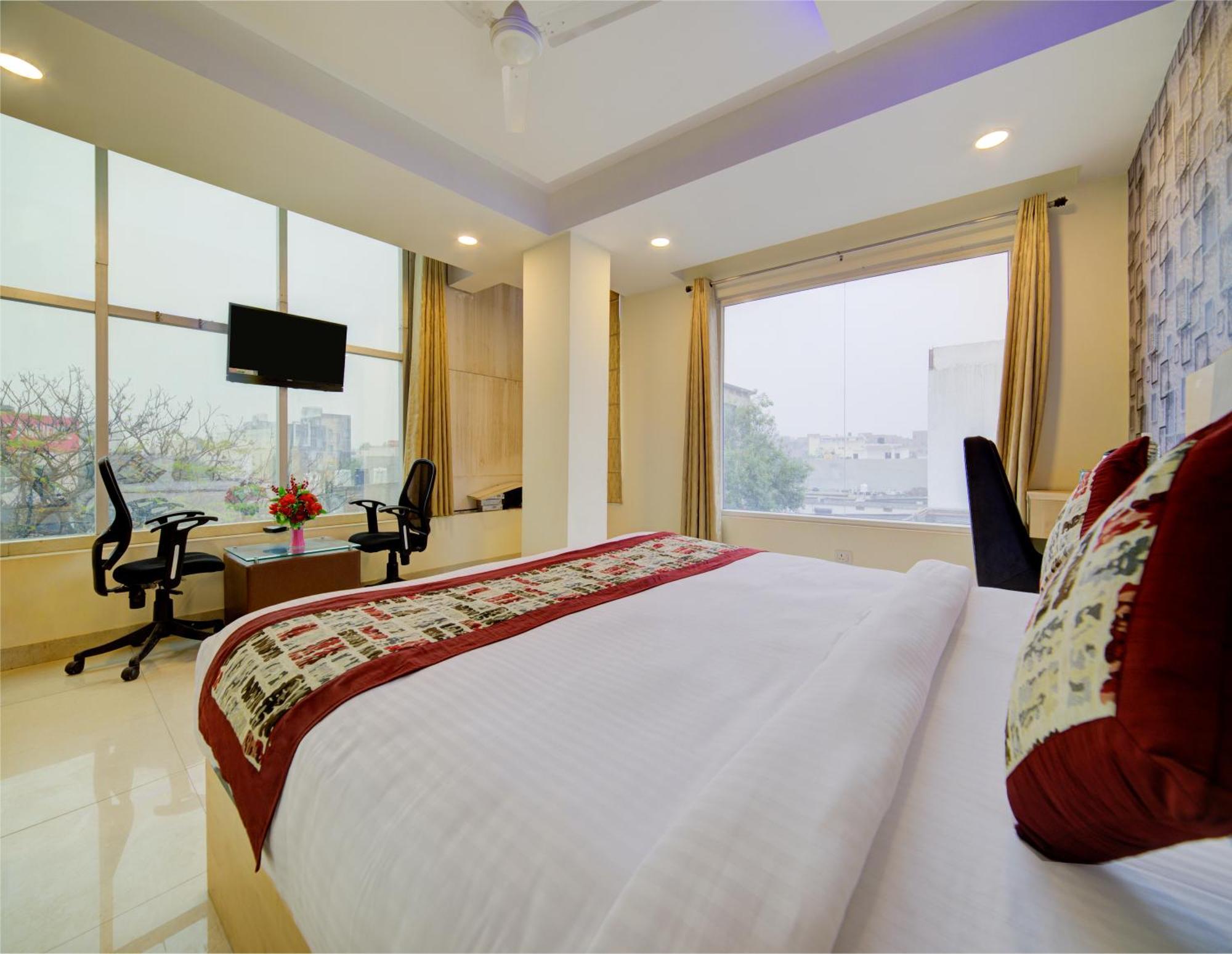 Hotel Grand Suites By D'Capitol Near Delhi Airport Нью-Дели Экстерьер фото