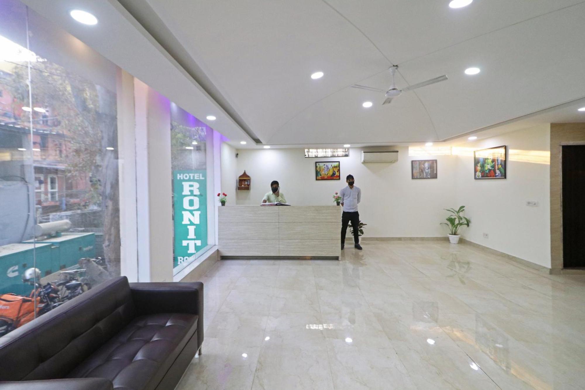 Hotel Grand Suites By D'Capitol Near Delhi Airport Нью-Дели Экстерьер фото