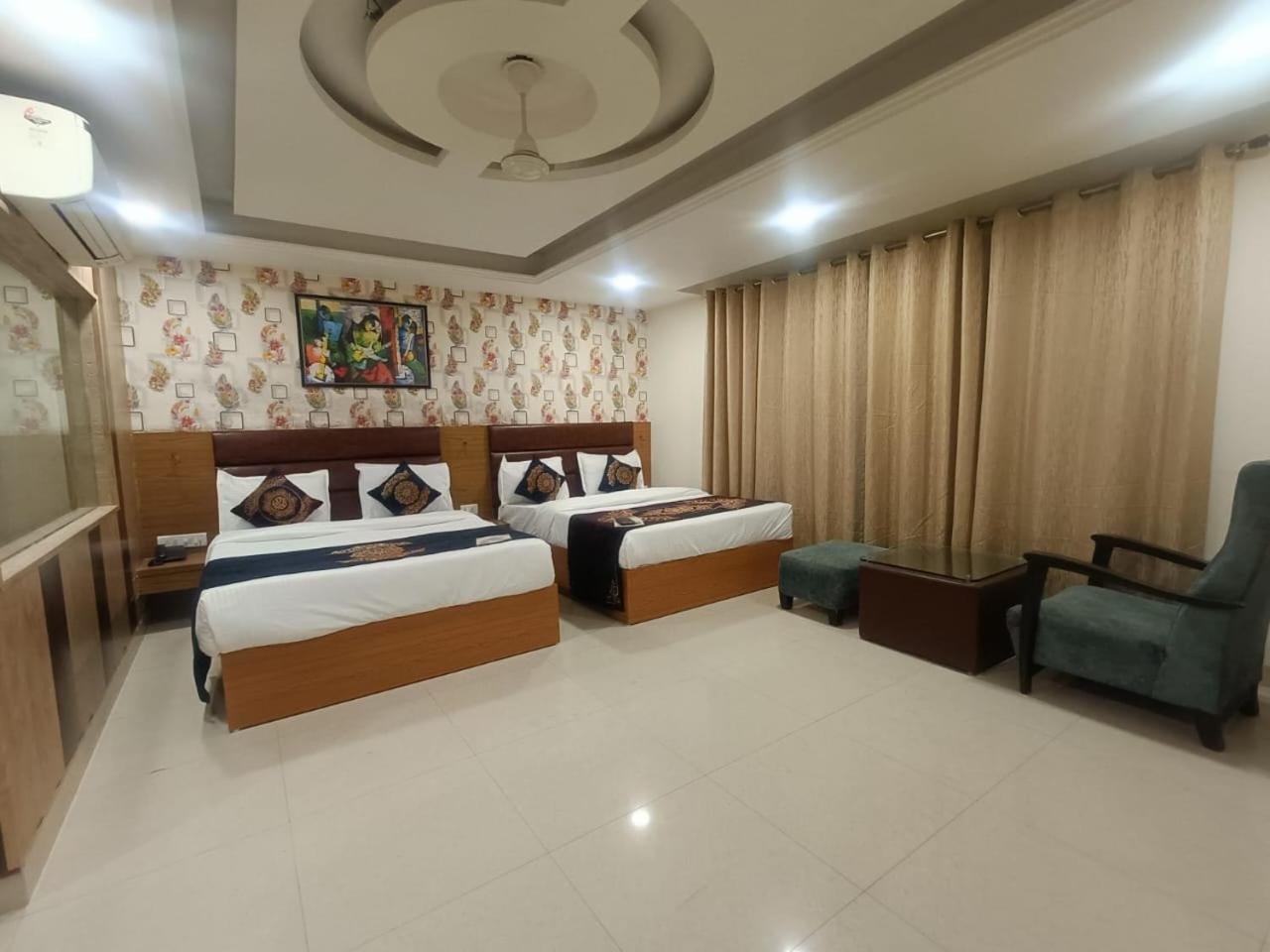 Hotel Grand Suites By D'Capitol Near Delhi Airport Нью-Дели Экстерьер фото