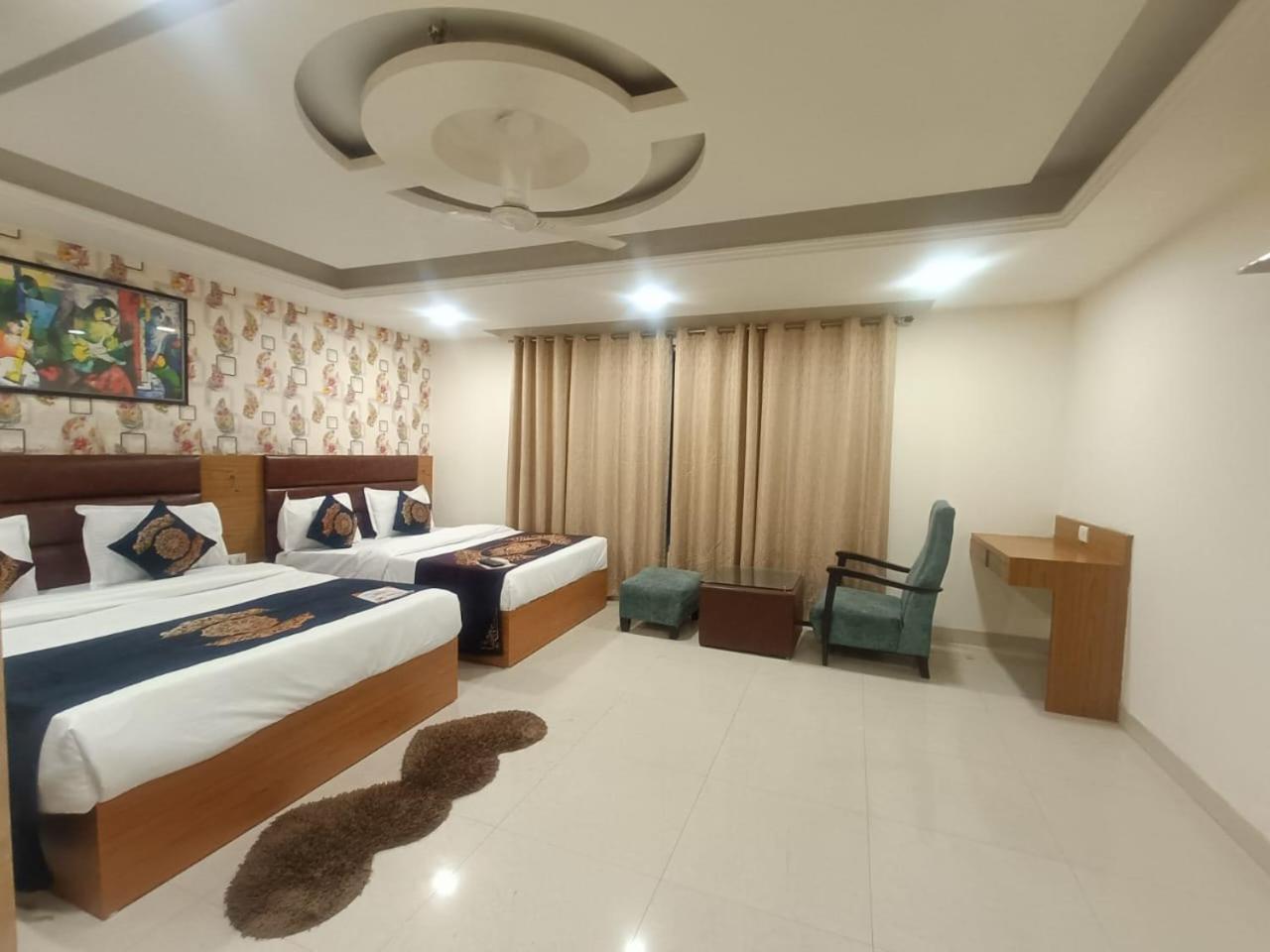 Hotel Grand Suites By D'Capitol Near Delhi Airport Нью-Дели Экстерьер фото